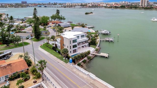7176 S SHORE DRIVE S, St Petersburg, FL 33707