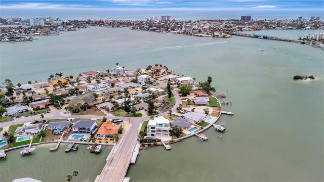 7176 S SHORE DRIVE S, St Petersburg, FL 33707