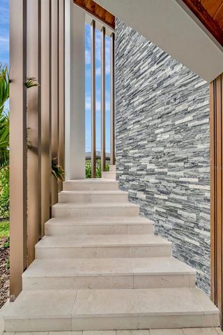 7176 S SHORE DRIVE S, St Petersburg, FL 33707