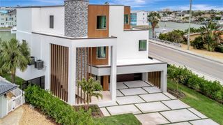 7176 S SHORE DRIVE S, St Petersburg, FL 33707