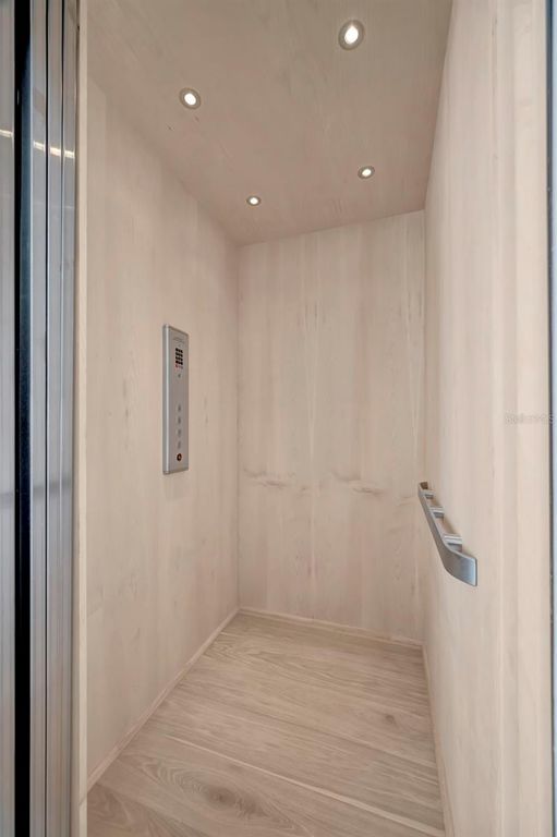 Image 12 of property listing at 7176 S SHORE DRIVE S, St Petersburg, FL 33707