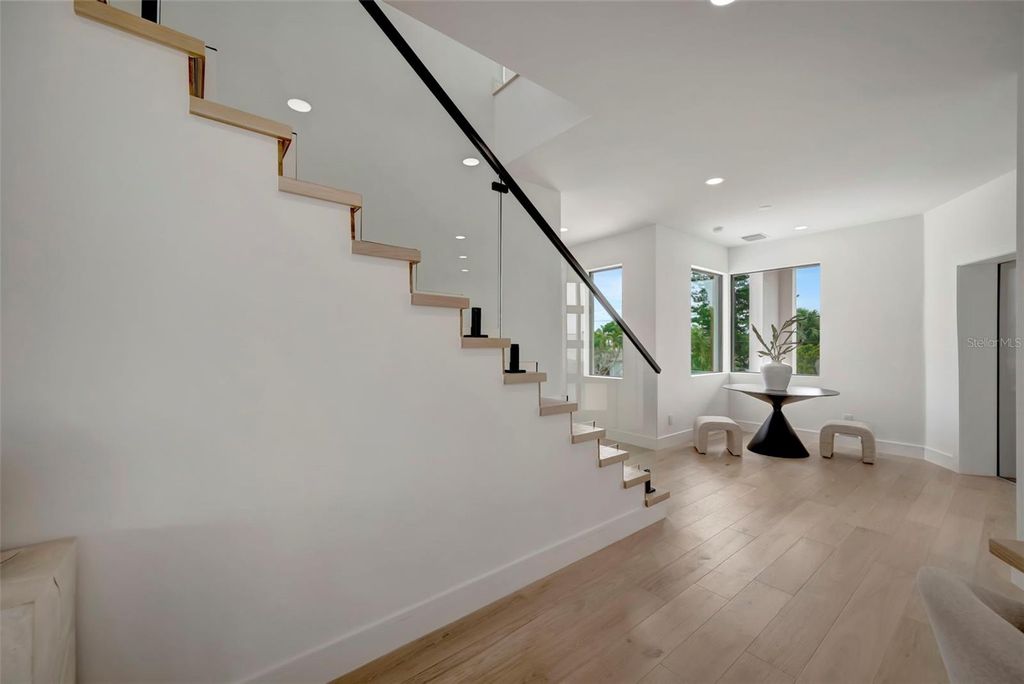 Image 13 of property listing at 7176 S SHORE DRIVE S, St Petersburg, FL 33707