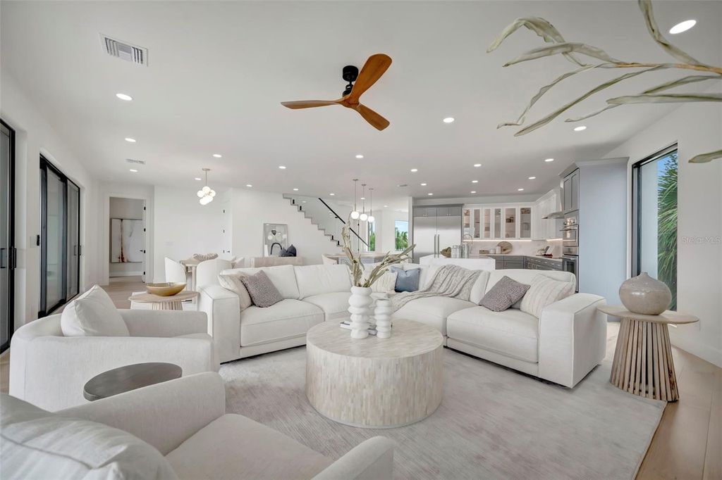 Image 20 of property listing at 7176 S SHORE DRIVE S, St Petersburg, FL 33707