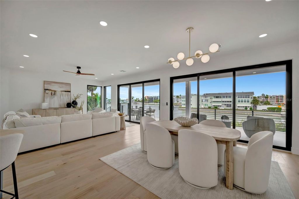 Image 23 of property listing at 7176 S SHORE DRIVE S, St Petersburg, FL 33707