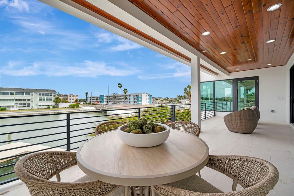 Image 26 of property listing at 7176 S SHORE DRIVE S, St Petersburg, FL 33707