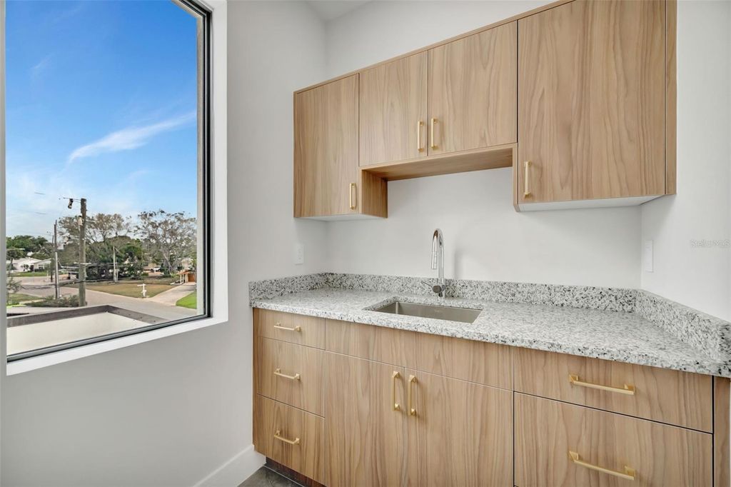 Image 34 of property listing at 7176 S SHORE DRIVE S, St Petersburg, FL 33707