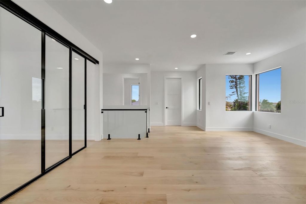 Image 36 of property listing at 7176 S SHORE DRIVE S, St Petersburg, FL 33707