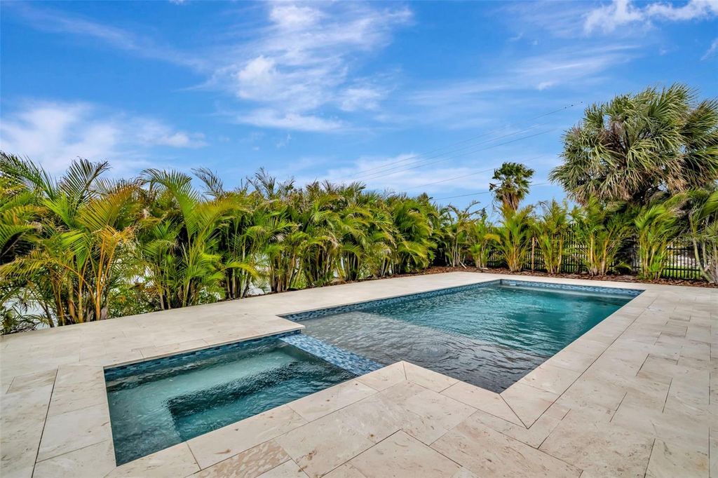 Image 5 of property listing at 7176 S SHORE DRIVE S, St Petersburg, FL 33707