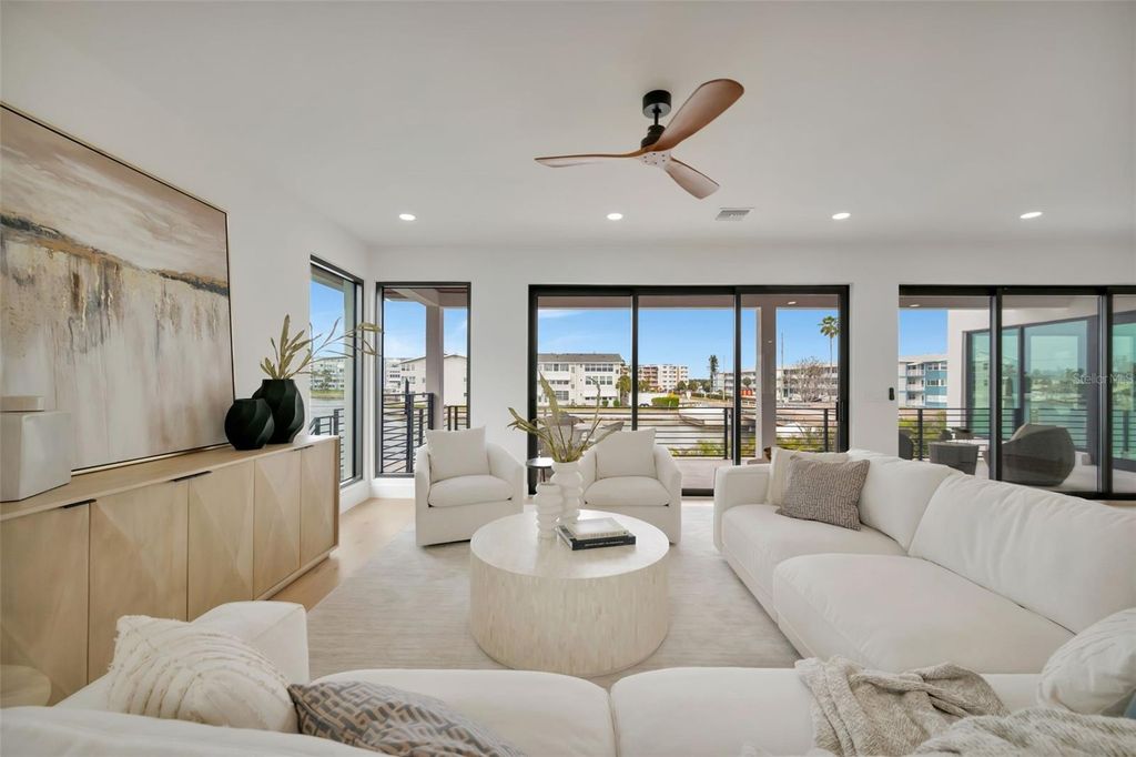 Image 43 of property listing at 7176 S SHORE DRIVE S, St Petersburg, FL 33707