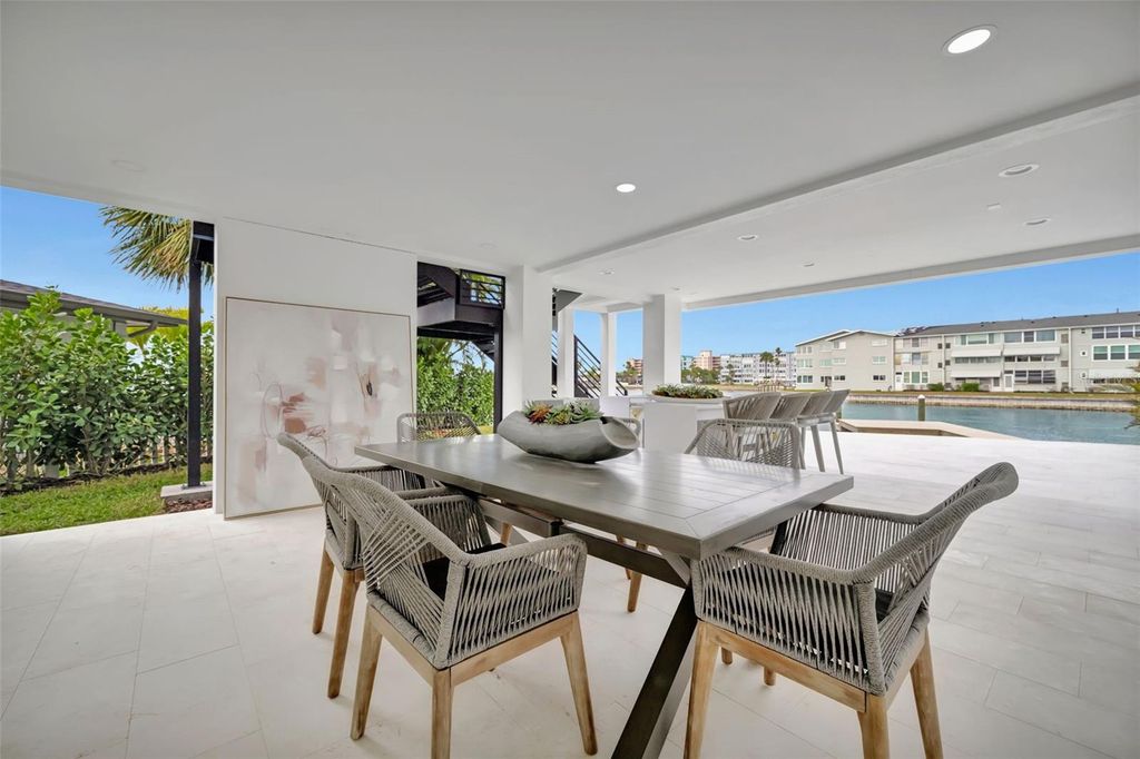 Image 46 of property listing at 7176 S SHORE DRIVE S, St Petersburg, FL 33707