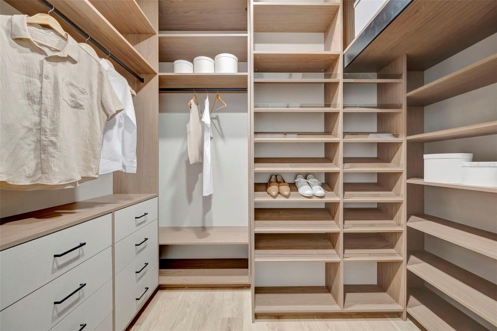 Image 47 of property listing at 7176 S SHORE DRIVE S, St Petersburg, FL 33707