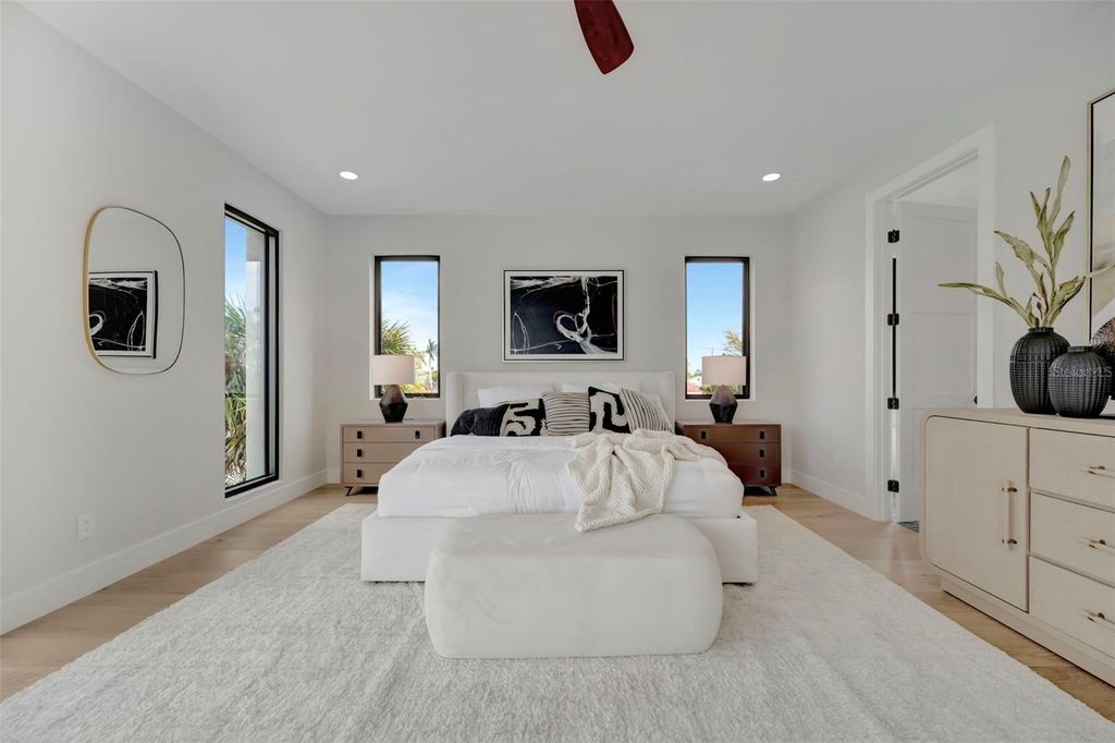 Image 51 of property listing at 7176 S SHORE DRIVE S, St Petersburg, FL 33707