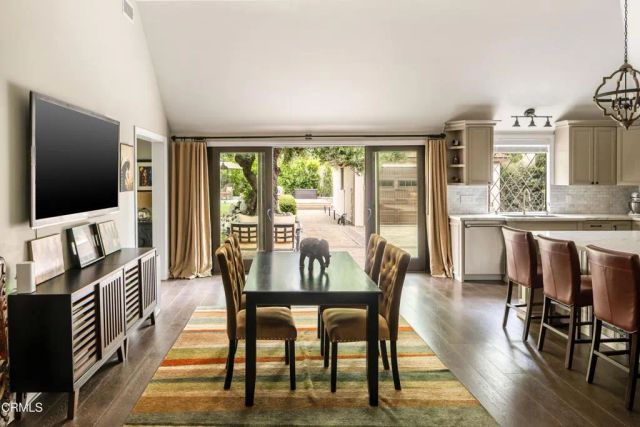 1096 N Holliston Avenue, Pasadena, CA 91104