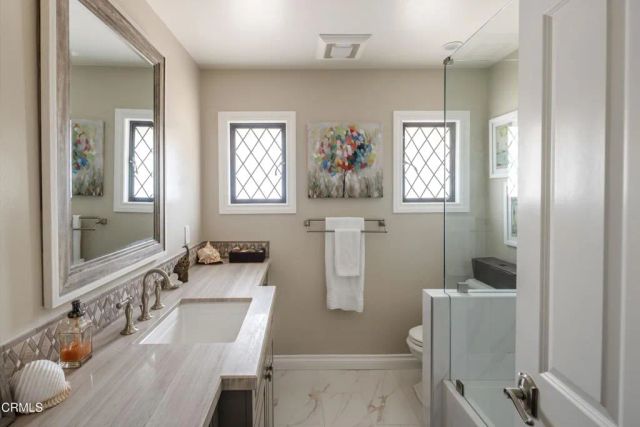 1096 N Holliston Avenue, Pasadena, CA 91104