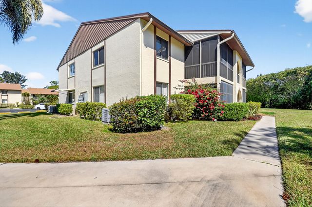 310 Knotty Pine Circle C-1, Greenacres, FL 33463