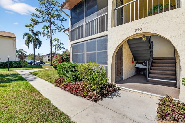 310 Knotty Pine Circle C-1, Greenacres, FL 33463