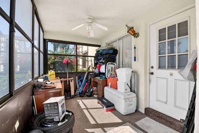 310 Knotty Pine Circle C-1, Greenacres, FL 33463