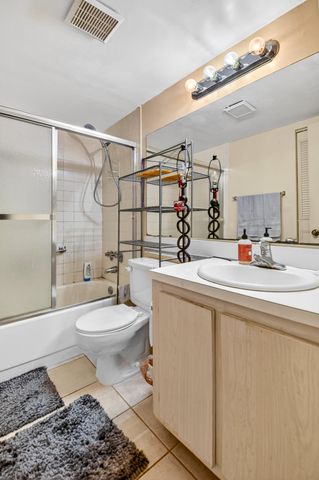 310 Knotty Pine Circle C-1, Greenacres, FL 33463