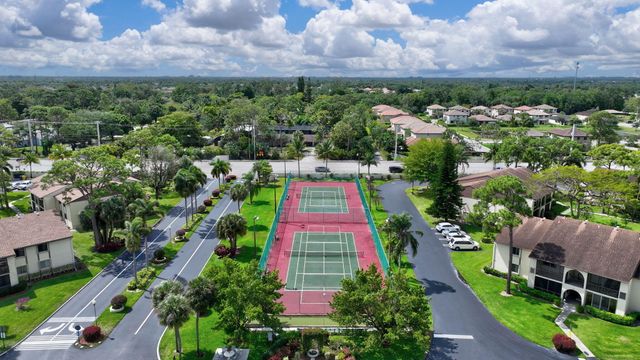 310 Knotty Pine Circle C-1, Greenacres, FL 33463