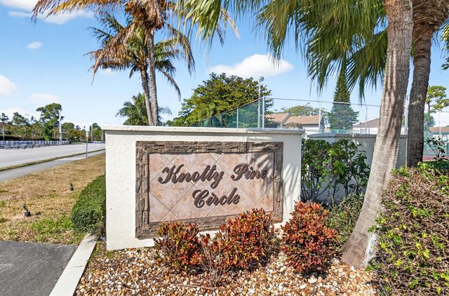 310 Knotty Pine Circle C-1, Greenacres, FL 33463