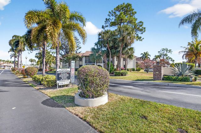 310 Knotty Pine Circle C-1, Greenacres, FL 33463