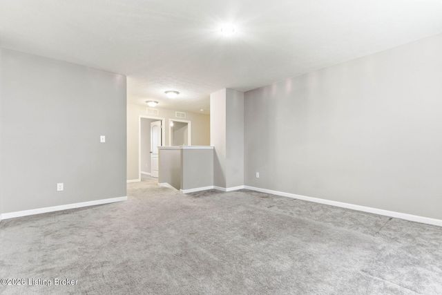 12097 Parkview Trace Dr, Louisville, KY 40229