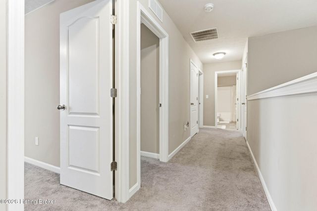 12097 Parkview Trace Dr, Louisville, KY 40229