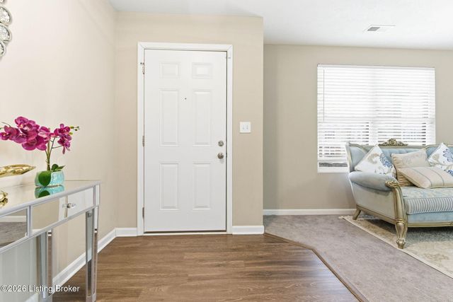 12097 Parkview Trace Dr, Louisville, KY 40229