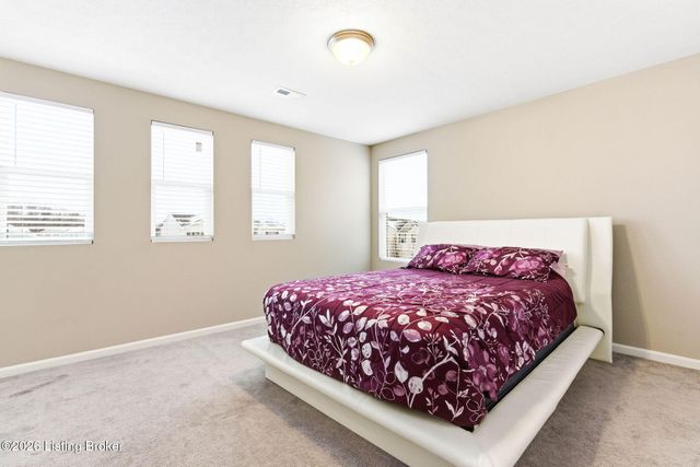 12097 Parkview Trace Dr, Louisville, KY 40229