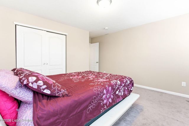 12097 Parkview Trace Dr, Louisville, KY 40229