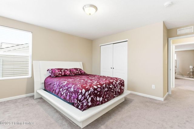 12097 Parkview Trace Dr, Louisville, KY 40229