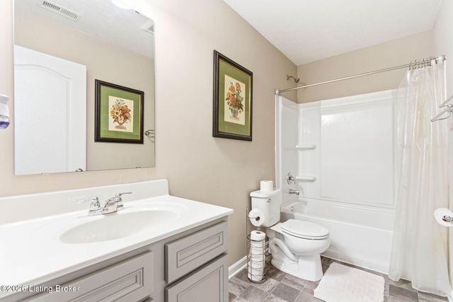 12097 Parkview Trace Dr, Louisville, KY 40229