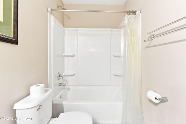 12097 Parkview Trace Dr, Louisville, KY 40229