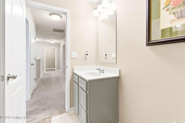 12097 Parkview Trace Dr, Louisville, KY 40229