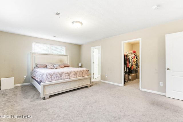 12097 Parkview Trace Dr, Louisville, KY 40229