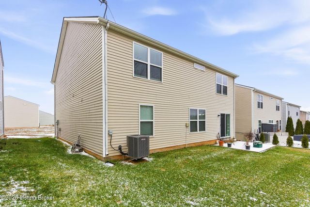 12097 Parkview Trace Dr, Louisville, KY 40229