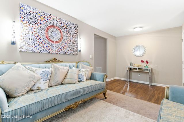 12097 Parkview Trace Dr, Louisville, KY 40229