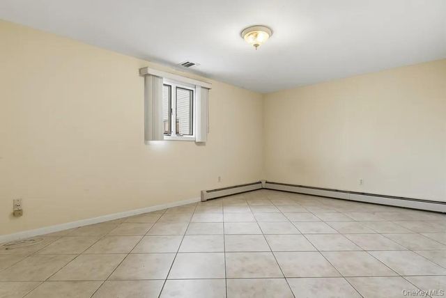 11 7th Street, Bayville, NY 11709