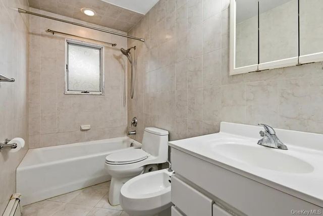 11 7th Street, Bayville, NY 11709