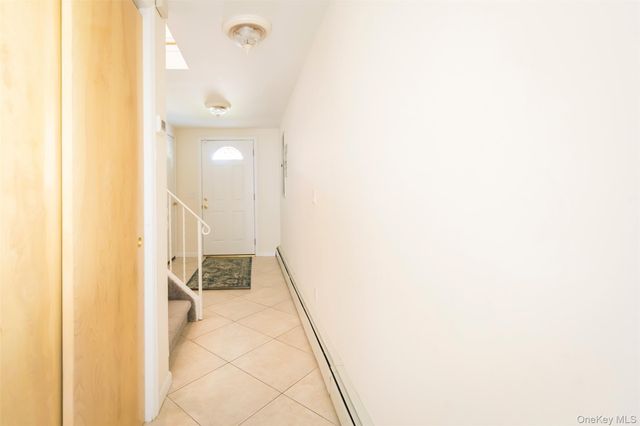 11 7th Street, Bayville, NY 11709