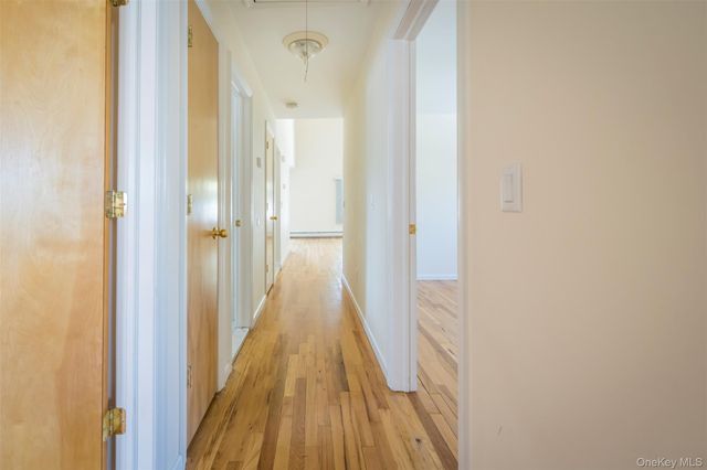 11 7th Street, Bayville, NY 11709