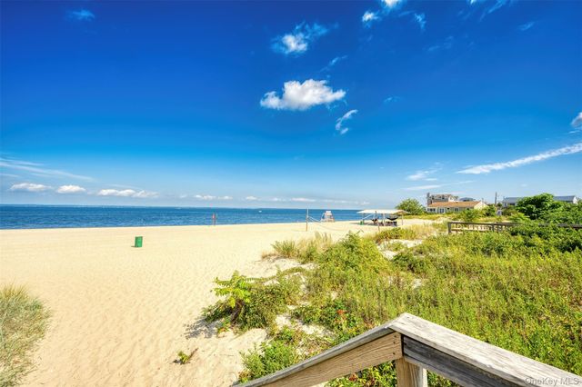 11 7th Street, Bayville, NY 11709