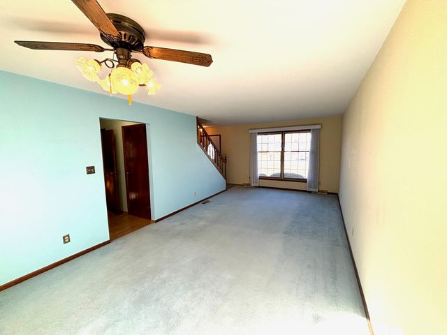 3863 Kingsway Drive, Crown Point, IN 46307