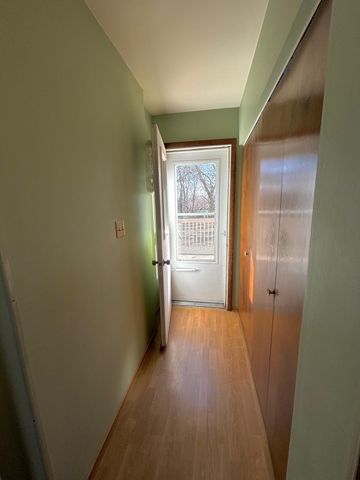 3863 Kingsway Drive, Crown Point, IN 46307