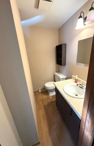 3863 Kingsway Drive, Crown Point, IN 46307