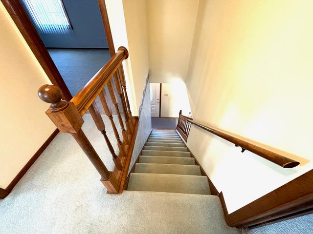 3863 Kingsway Drive, Crown Point, IN 46307