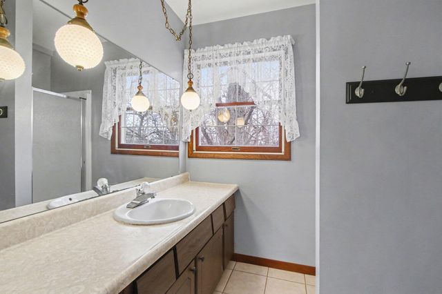 3863 Kingsway Drive, Crown Point, IN 46307