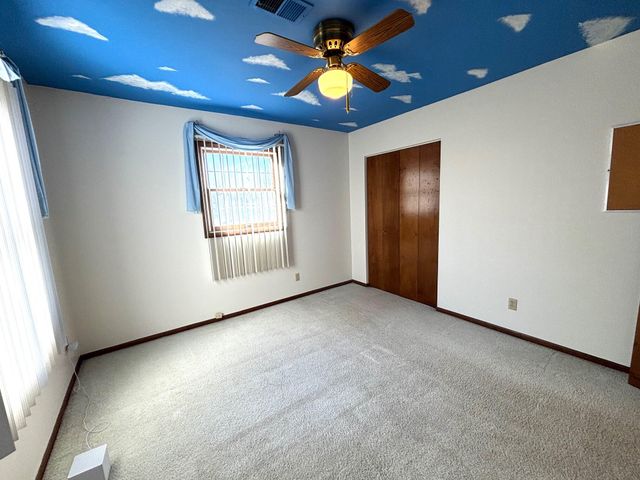 3863 Kingsway Drive, Crown Point, IN 46307