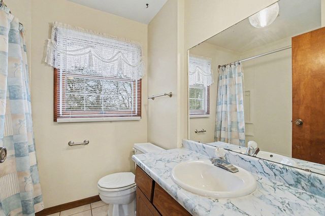 3863 Kingsway Drive, Crown Point, IN 46307