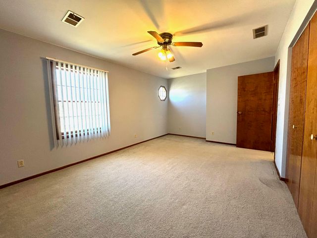 3863 Kingsway Drive, Crown Point, IN 46307